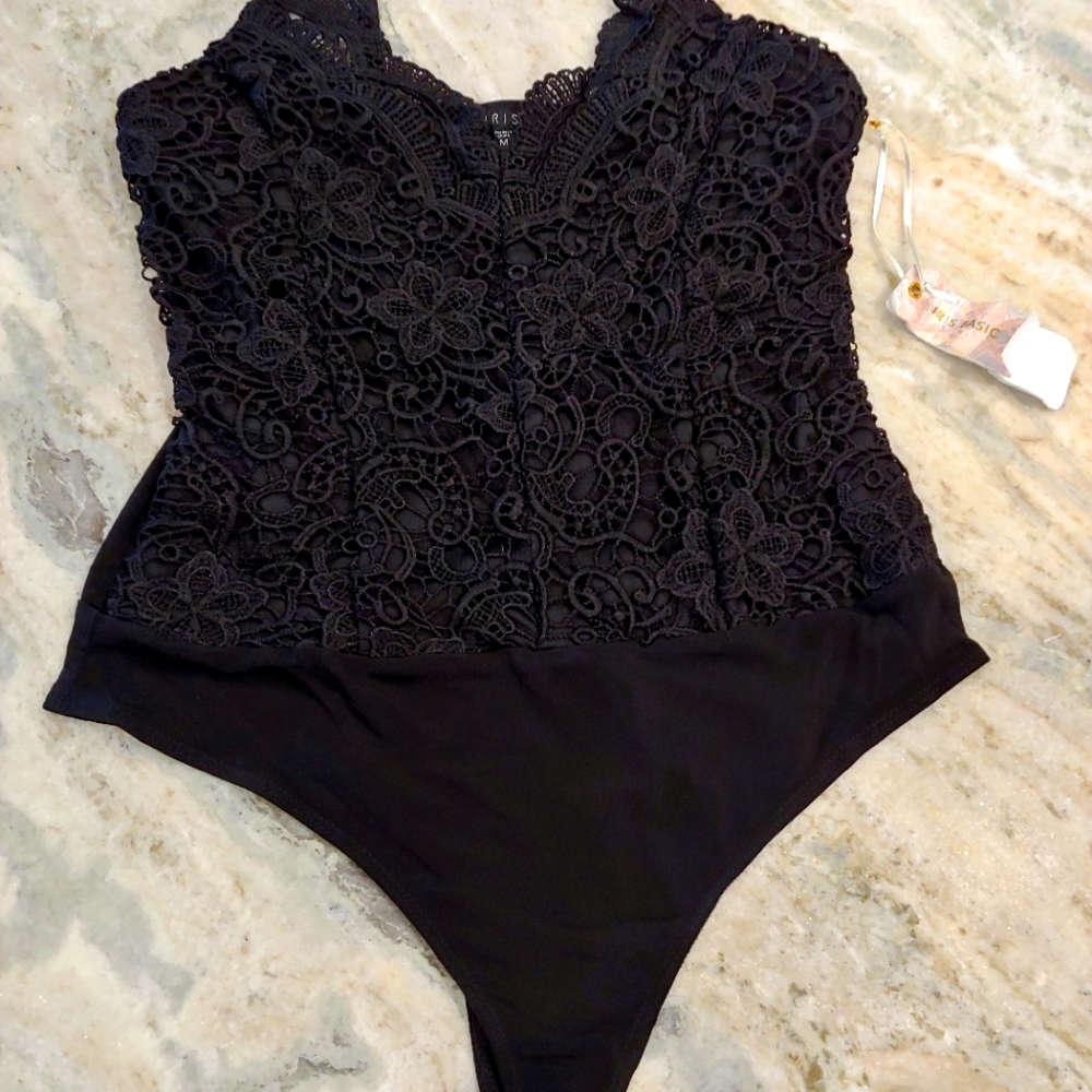 NWT LACE BODYSUIT